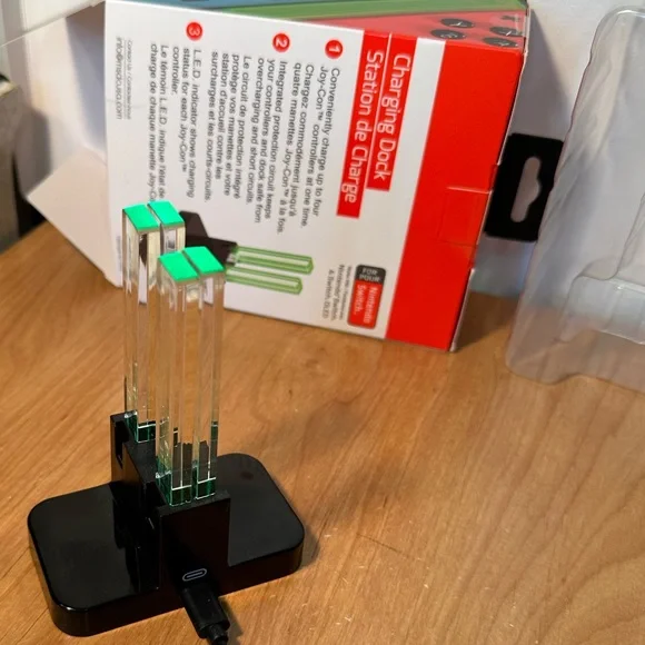 ** SOLD ** Nintendo Switch Joy-Con Charging Dock - Neon Red, Blue, and Black 🕹️ - Picture 7 of 7